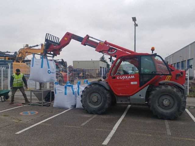 Mise en place du gravier sur le rejet - Comblement-Chantier Forapulse